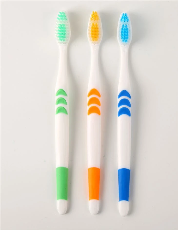 Un uso cepillo de dientes con PP